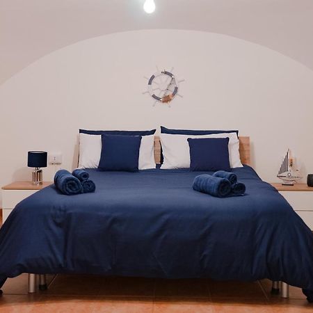Blue Angel Oak - Apartment Bari Esterno foto