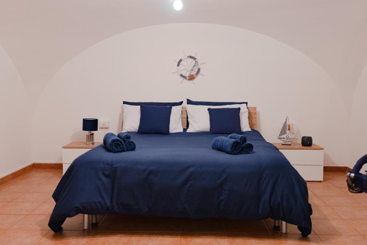 Blue Angel Oak - Apartment Bari Esterno foto